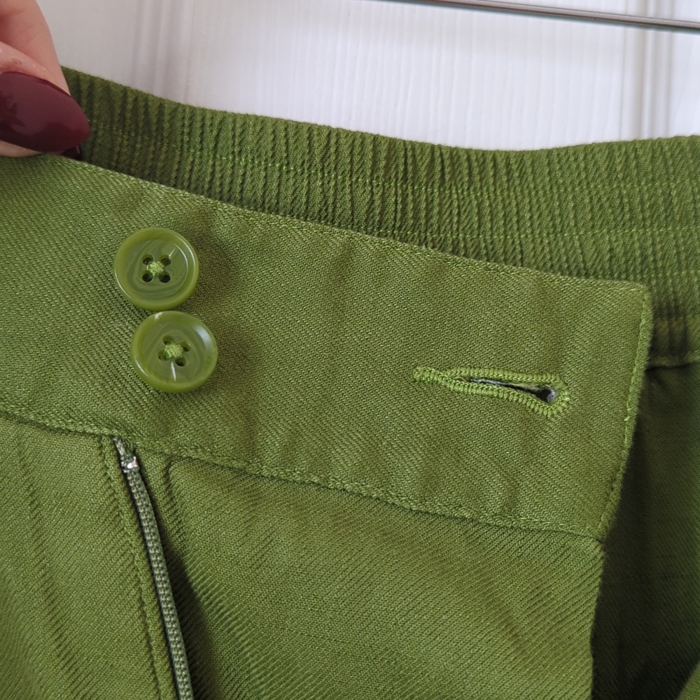 Cabi Traipse Soft Linen Blend Pleated High Rise Wide Leg Midi Shorts Avocado 6 - Picture 6 of 12